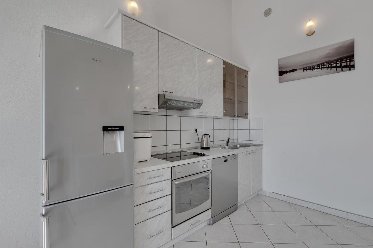 Apartman Sara Baška Voda Exteriör bild