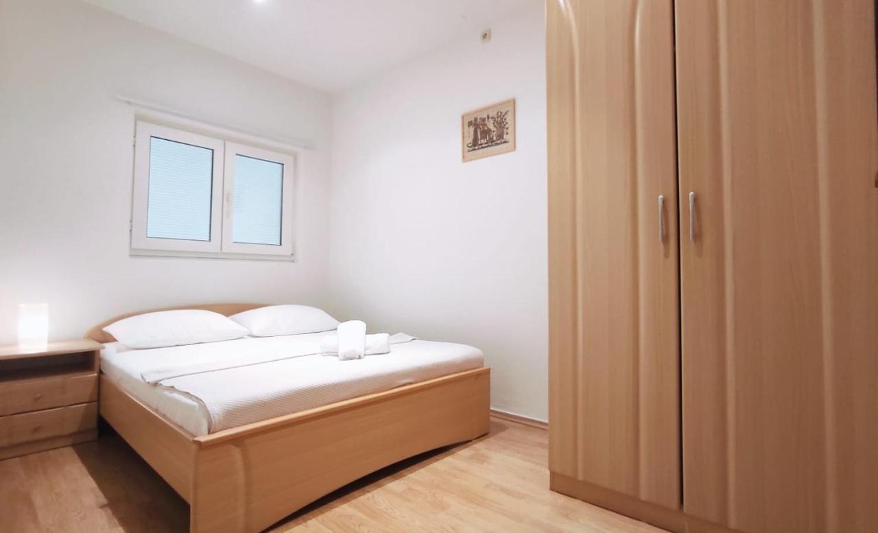 Apartman Sara Baška Voda Exteriör bild