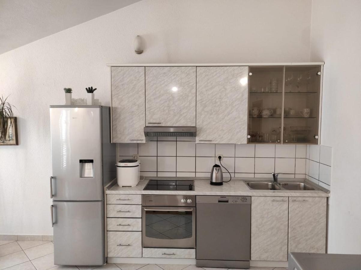 Apartman Sara Baška Voda Exteriör bild